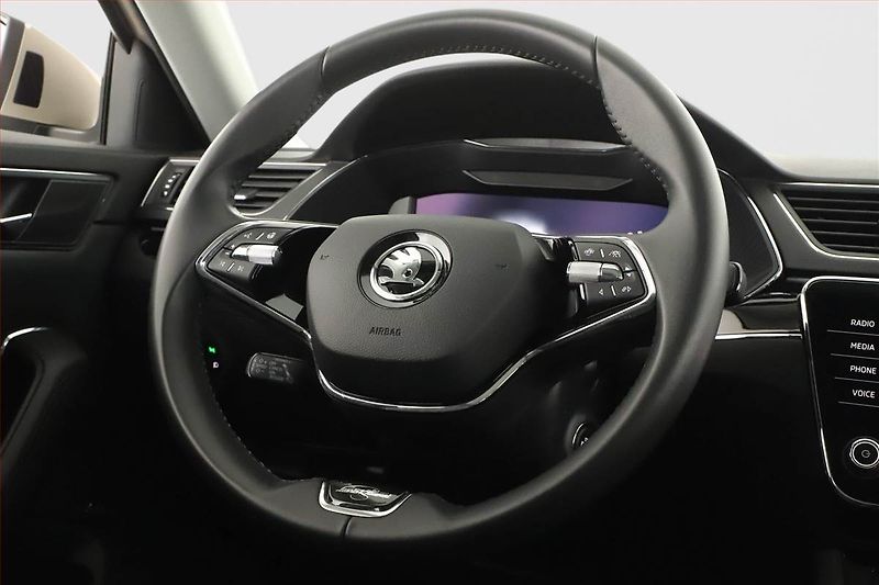 Škoda Superb (2023) Laurin&Klement 1.5 TSI - fotka 8 z 20