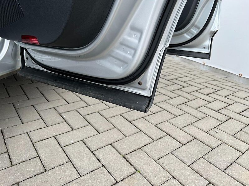 Volkswagen Tiguan (2012) 2.0TDi 103Kw SPORT 4Motion - fotka 37 z 41