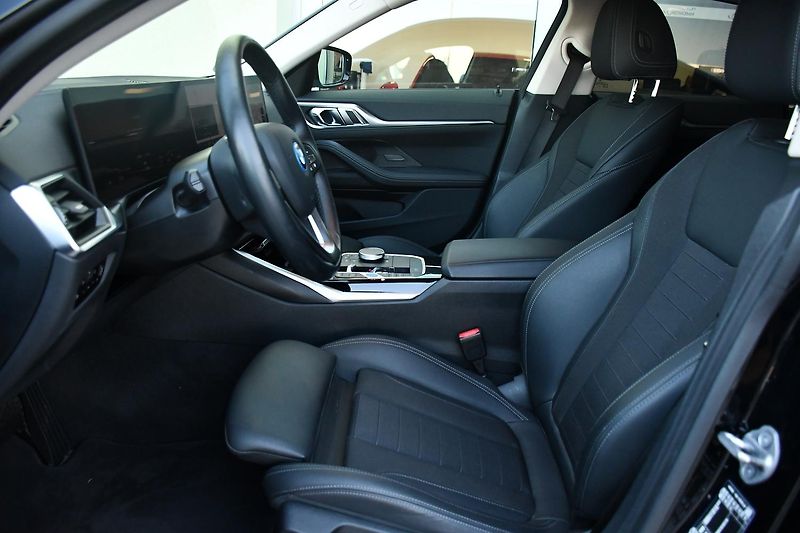 BMW i4 eDrive40 NAV REZERVACE - fotka 13 z 41