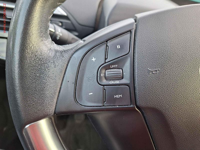 Citroën C4 Picasso (2018) 1.6 HDi, ČR, AC, TZ, kamera - fotka 17 z 19