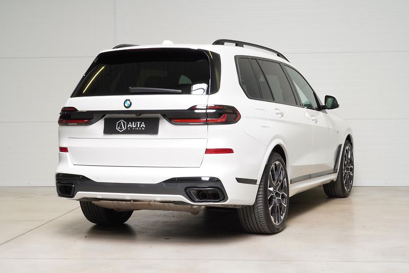 BMW X7 Xdrive40i,Mpaket,ČR,Iconic-G - fotka 6 z 49