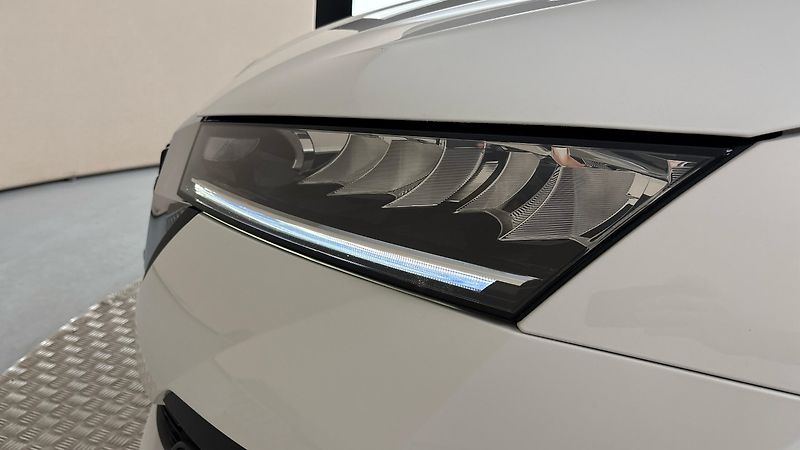 Škoda Octavia 2.0 TDI Ambition - fotka 18 z 24