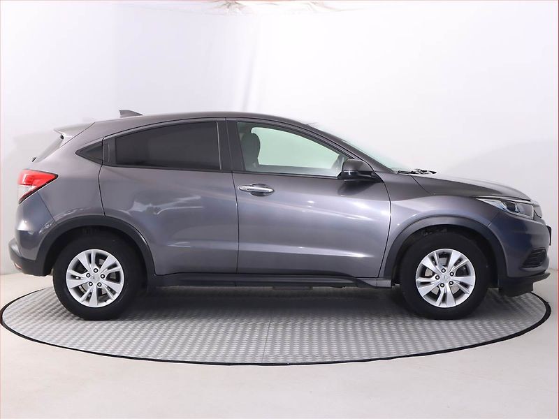 Honda HR-V (2019) Elegance 1.5 i-VTEC, Automat - fotka 6 z 19