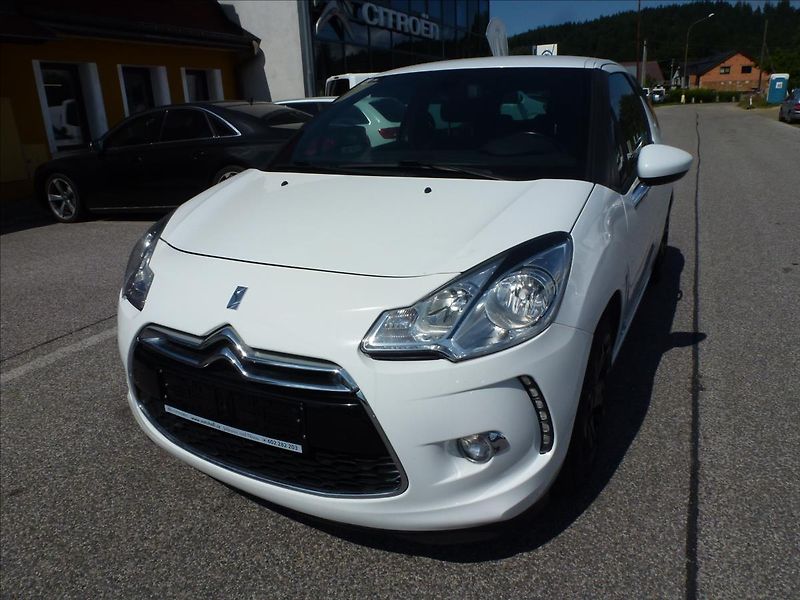Citroën DS3 1,6 16V VTi THP SportChic - fotka 3 z 49