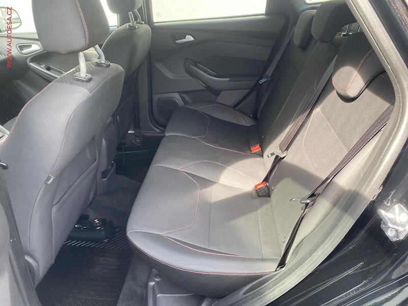 Ford Focus (2017) 1.5 EcoBoost, ČR, Sport, navi - fotka 10 z 19
