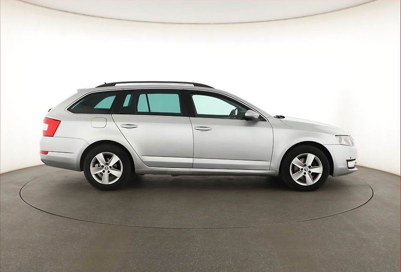 Škoda Octavia (2015) Edition 2.0 TDI, Automat, Navi - fotka 6 z 20