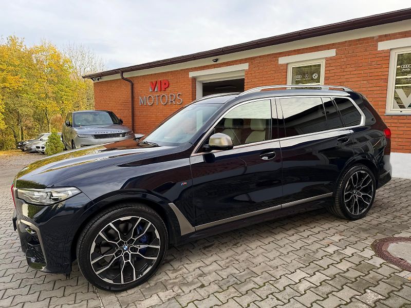 BMW X7 M50xD-R22-PANO-H&K-ČR-TOP STAV - fotka 2 z 53