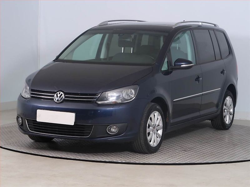 Volkswagen Touran (2011) 2.0 TDI, 7 míst, Navi - fotka 2 z 21