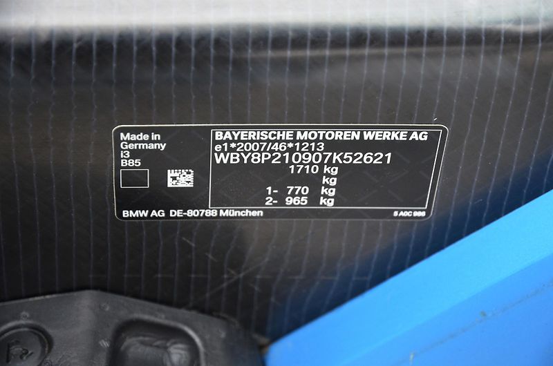 BMW i3 (2022) 120Ah // REZERVOVÁNO // - fotka 33 z 36