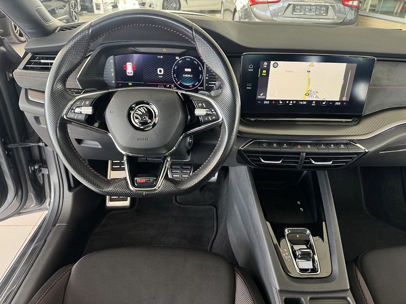 Škoda Octavia RS 2,0TDI*DSG*HUD*REZERVACE! - fotka 12 z 34
