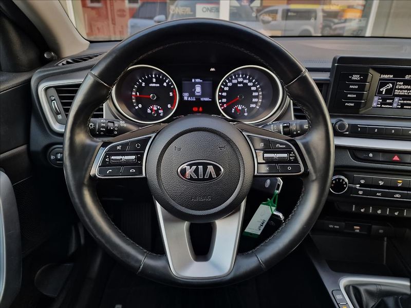 Kia Ceed 1.6CRDi 100kW Fresh SW,1.Maj. - fotka 21 z 47