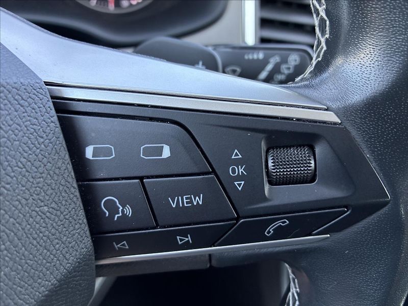 Seat Ateca 2,0 TDI 4X4 TAŽNÉ WEBASTO - fotka 32 z 33