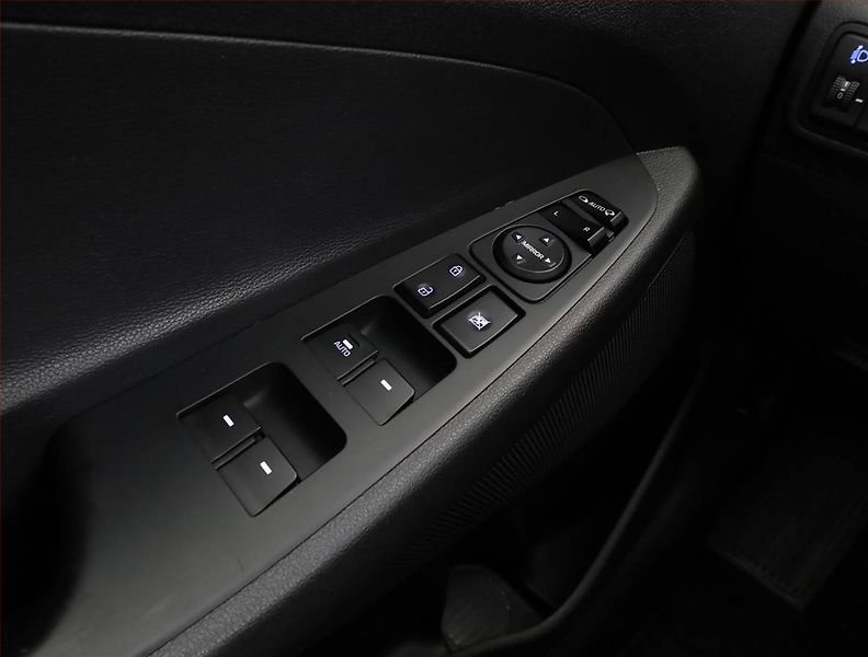 Hyundai Tucson (2018) Trikolor 1.6 T-GDI, 4X4 - fotka 16 z 18