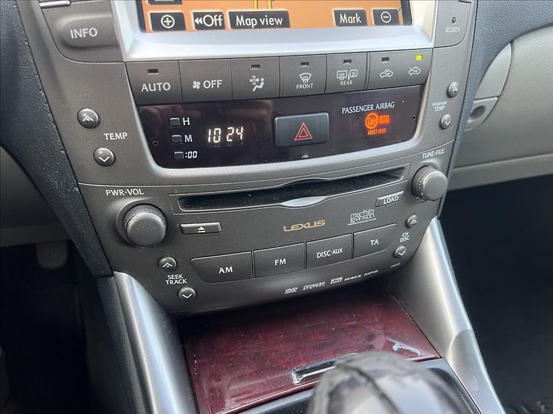 Lexus IS 2,2 220d,Keyless,Navi,Kůže - fotka 16 z 19