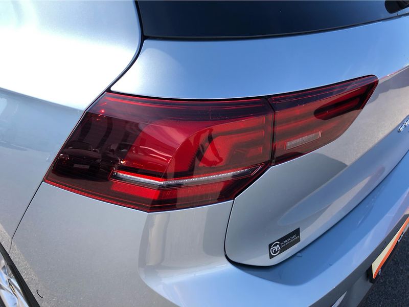 Volkswagen Golf People 1,5 eTSI 85 kW 7DSG mHE - fotka 25 z 28