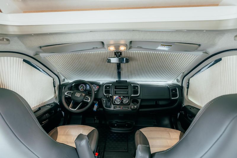 Sunlight (2026) T66S, 5 míst, 140 HP, AUTOMAT - fotka 13 z 37