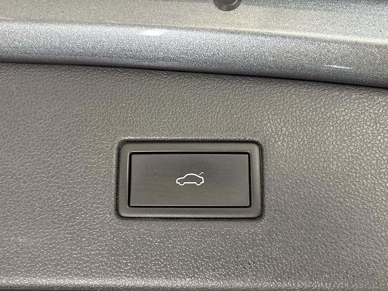 Volkswagen Tiguan Elegance 4Motion DSG - fotka 29 z 30