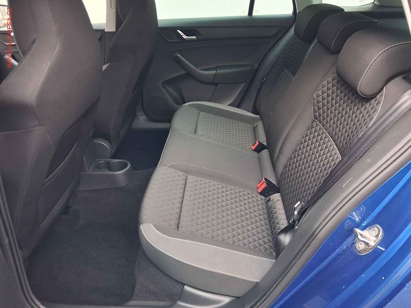 Škoda Rapid (2015) 1.2 TSi, Sport, bixen, panor - fotka 10 z 18