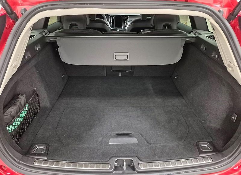 Volvo V60 Cross Country B4 AWD Core Kam. - fotka 9 z 9