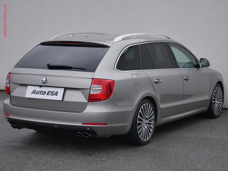 Škoda Superb (2014) 3.6 4X4, L&K, DSG - fotka 4 z 25