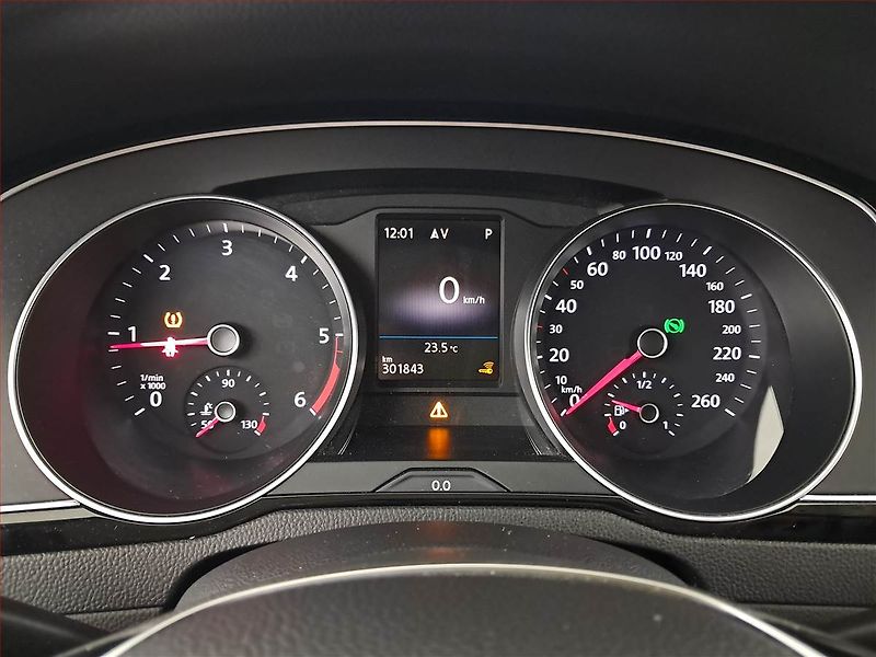 Volkswagen Passat (2018) Alltrack 2.0 BiTDI, 4X4 - fotka 11 z 18
