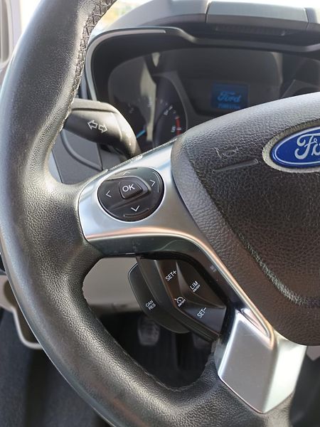 Ford Tourneo Custom (2013) - fotka 20 z 40