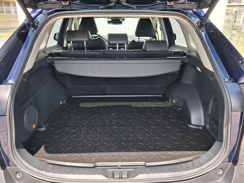 Toyota RAV4 2.5 HSD e-CVT AWD Executive JB - fotka 10 z 25