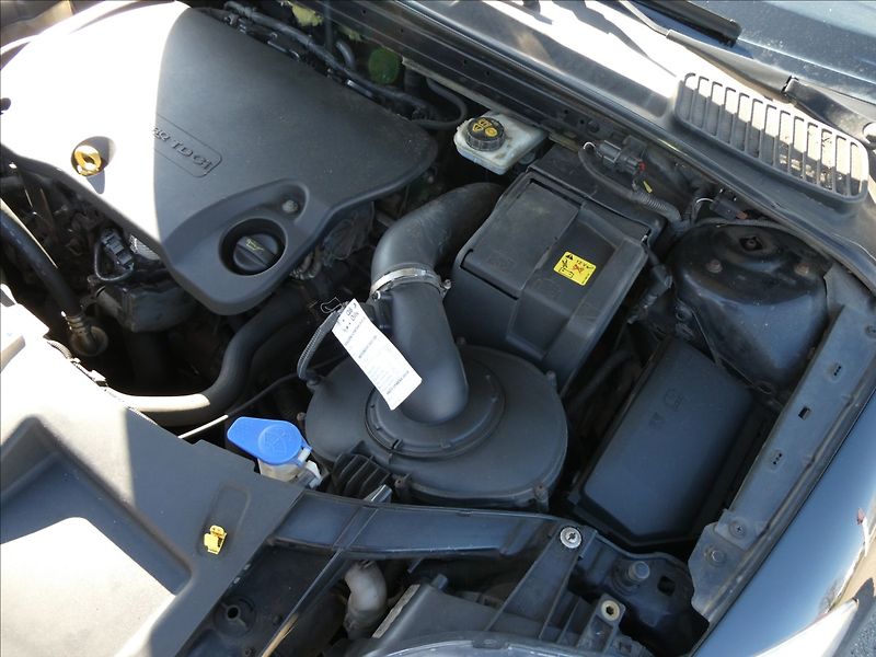 Ford Mondeo 2,2 TDCi NAVI, závěs, TITANIUM - fotka 35 z 39