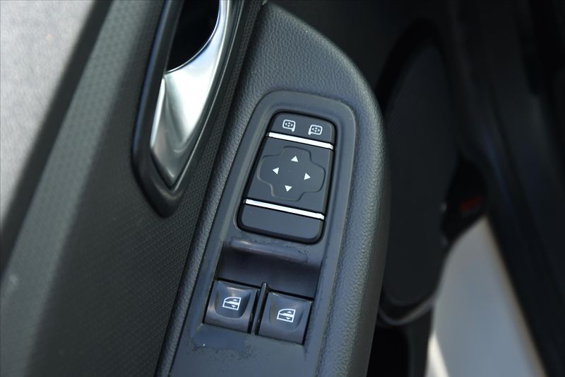 Renault Clio 1.2i 54kW KLIMA ČR - fotka 21 z 22