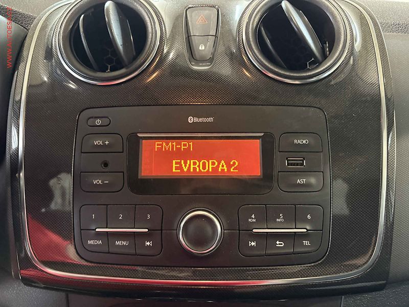 Dacia Sandero (2018) 0.9 TCe, servis.kniha, AC - fotka 11 z 14