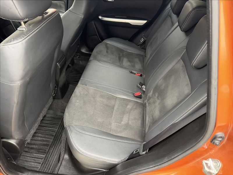 Suzuki Vitara 1,6 4x4 AUTOMAT - fotka 13 z 30