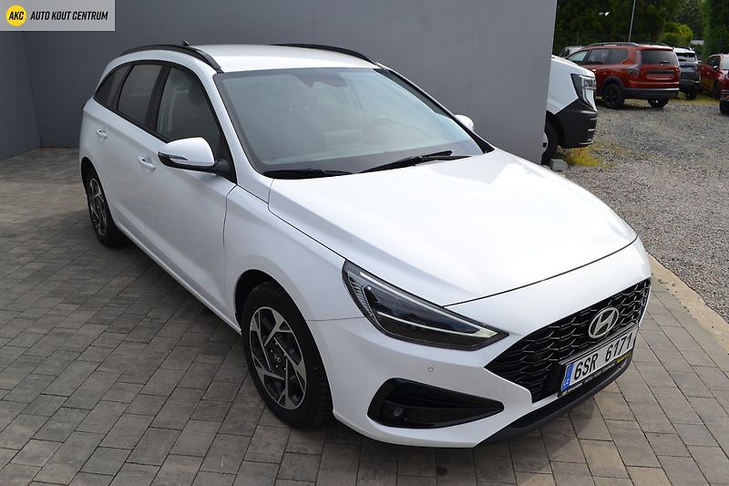 Hyundai i30 WG 1,5I MT SMART FAMILY NAVI - fotka 7 z 45
