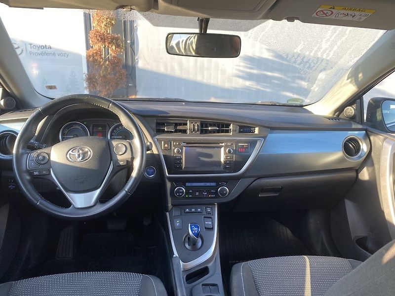 Toyota Auris 1.8HSD, 2x kola, po servisu - fotka 10 z 14