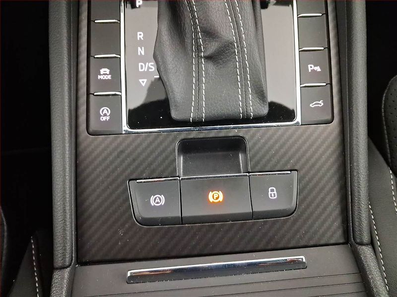 Škoda Superb (2023) Sportline 2.0 TDI - fotka 21 z 26