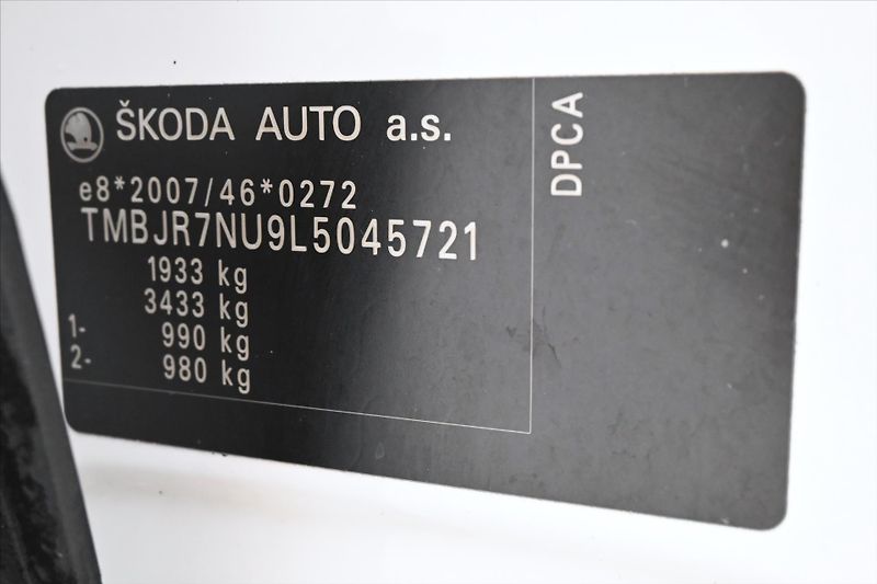 Škoda Karoq 1,5 TSI 110 kW Ambition Tažné - fotka 12 z 30