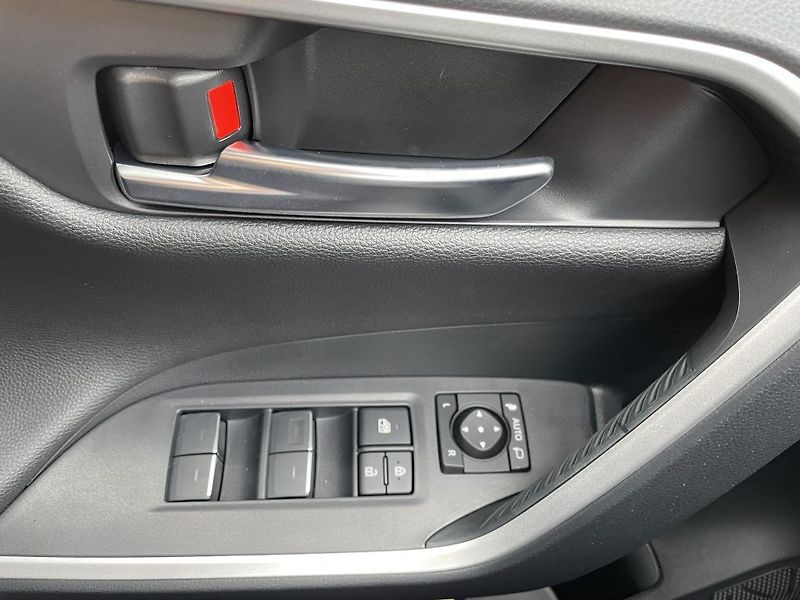Toyota RAV4 2.5 Plug-in Hybrid ODBĚR 10/26 - fotka 21 z 34