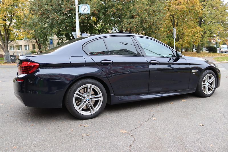BMW Řada 5 - fotka 12 z 61