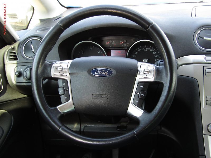 Ford S-MAX (2006) 2.0TDCi, AC, TZ - fotka 13 z 16