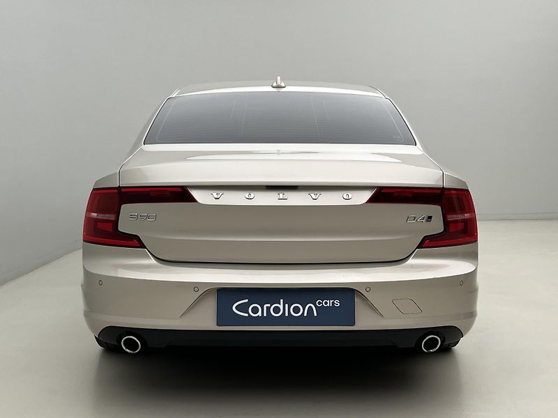 Volvo S90 D4 AWD MOMENTUM AUT - fotka 11 z 44