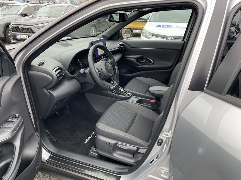Toyota Yaris Cross 1.5 Hybrid 130k ODBĚR IHNED - fotka 12 z 29
