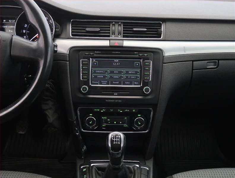 Škoda Superb (2008) 2.0 TDI, Serv.kniha, Xenony - fotka 12 z 20