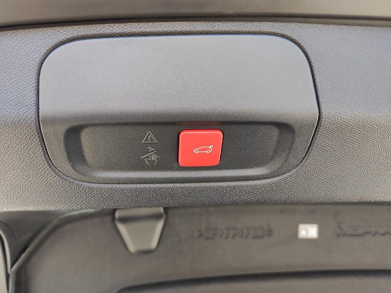 Peugeot 408 (2026) GT PLUG-IN HYBRID 240k AUT 7  - fotka 30 z 35