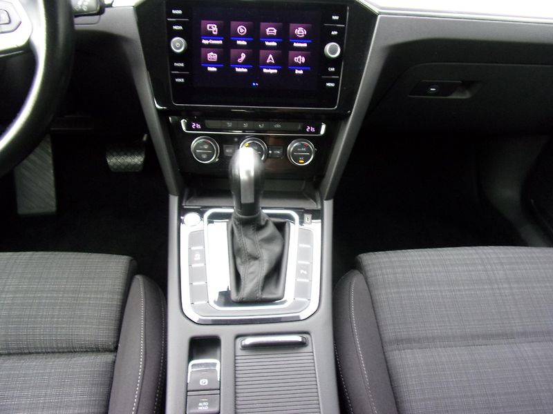Volkswagen Passat (2019) 2.0TDi 110kW BUSINESS DSG SERV - fotka 13 z 24