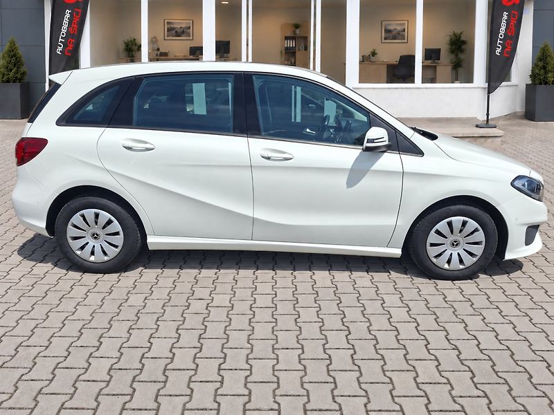 Mercedes-Benz Třídy B (2017) B 180D 80kW -S.KNIHA-SENZORY - fotka 8 z 45