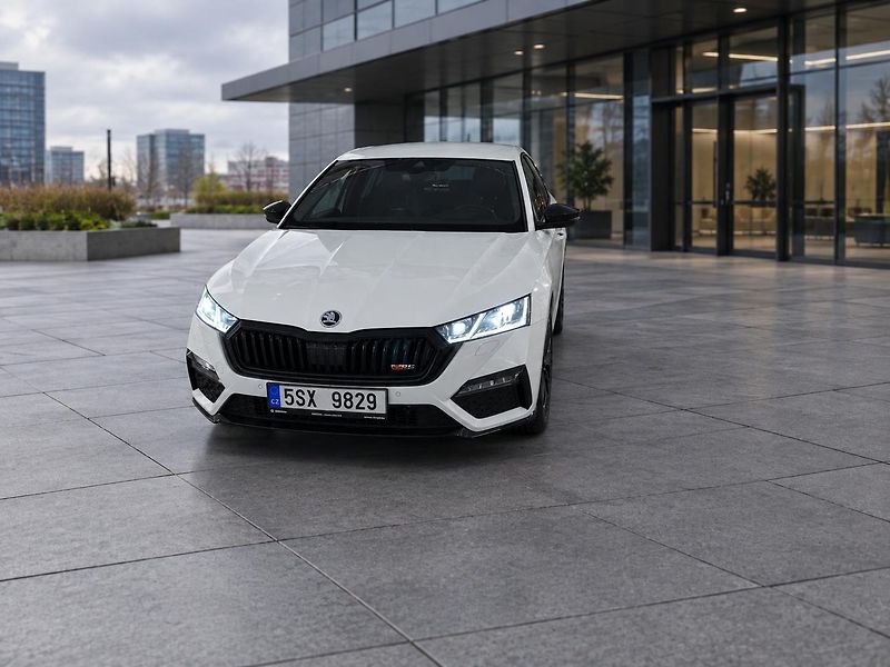 Škoda Octavia (2022) RS 2.0 TFSI 180 KW - fotografie inzerátu