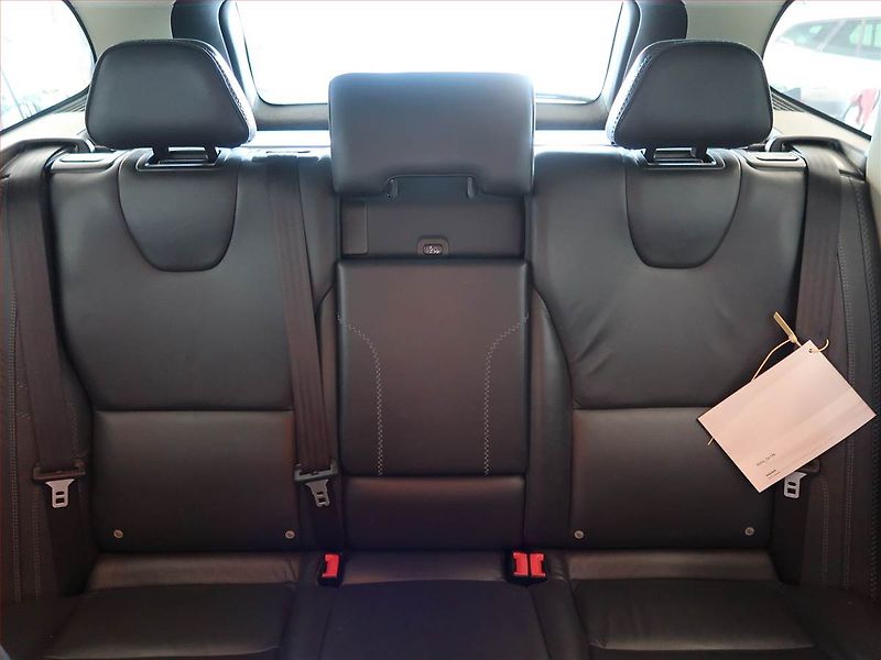 Volvo XC60 (2011) Ocean Race 2.4 D, 4X4 - fotka 10 z 14