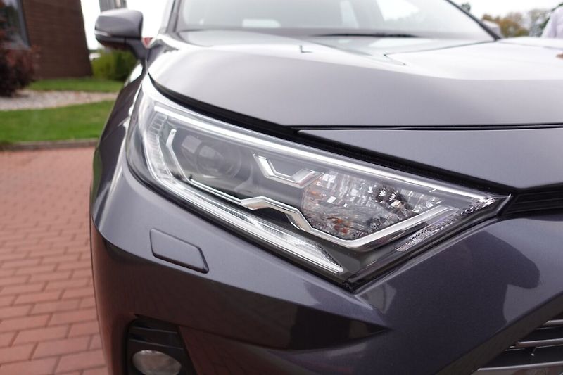 Toyota RAV4 2.5 HEV Executive 4x4 - fotka 34 z 34