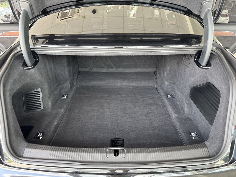 Audi A8 50TDI Q*Vzduch*REZERVACE! - fotka 46 z 49