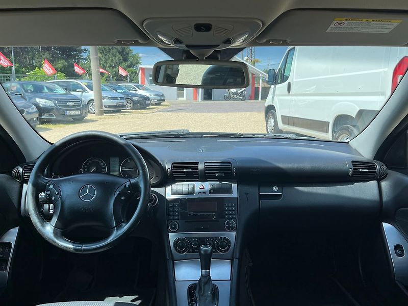Mercedes-Benz Třídy C C 220 CDI Avantgarde - fotka 24 z 32