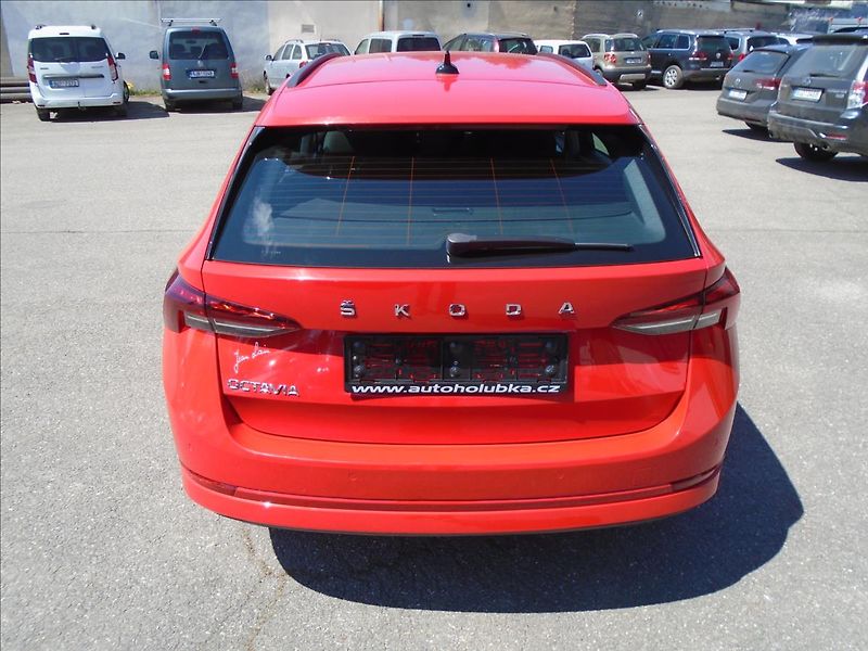 Škoda Octavia 1,0 - fotka 7 z 32
